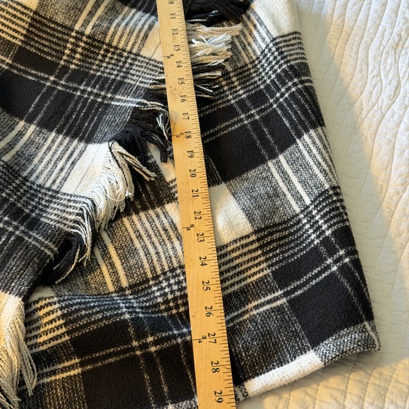 Jolt Monochrome Checkered Vest - Picture 8 of 11